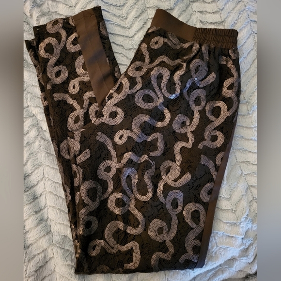 Lace and sequin dressy jogger size small - Picture 5 of 6